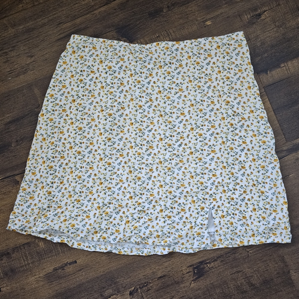 NWT Hollister Floral Slit Mini Skirt